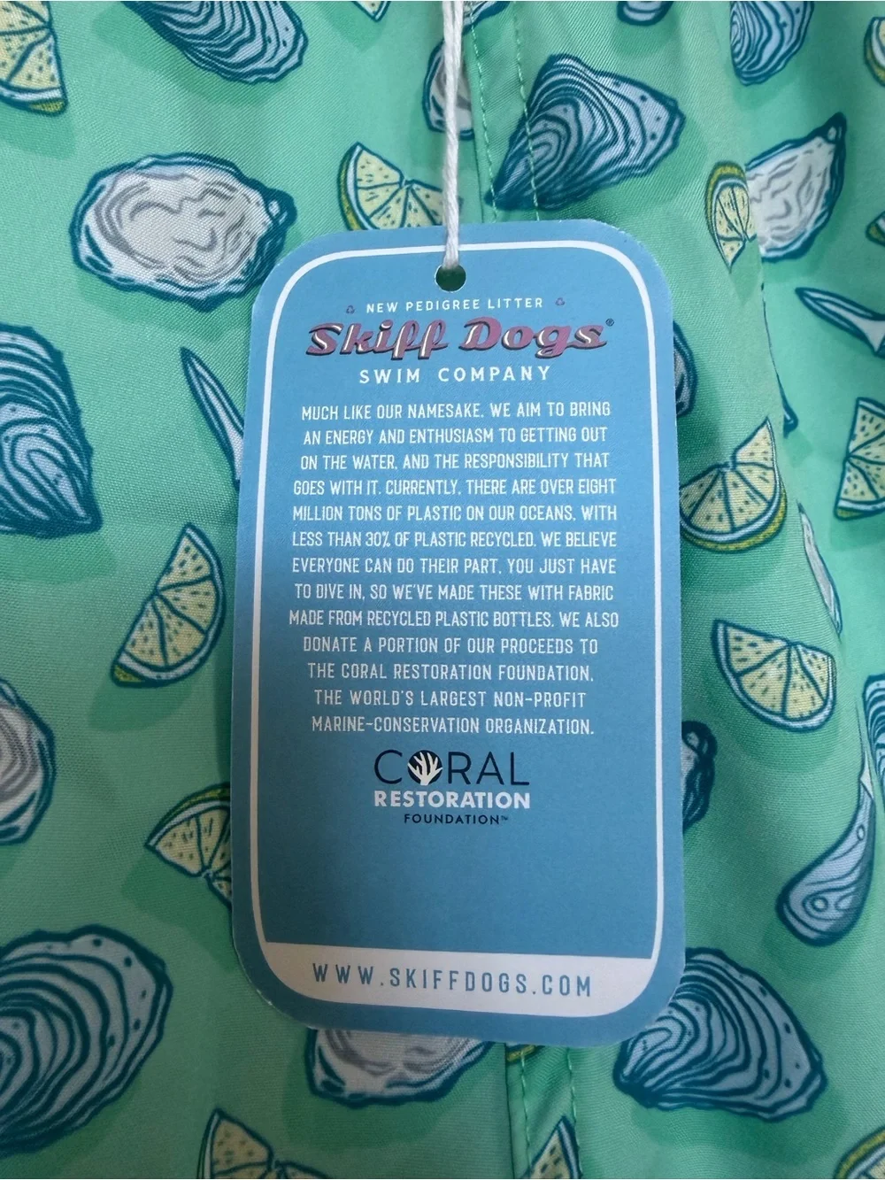 NWT Skiff Dogs Mint Oyster-Print Swim Trunks